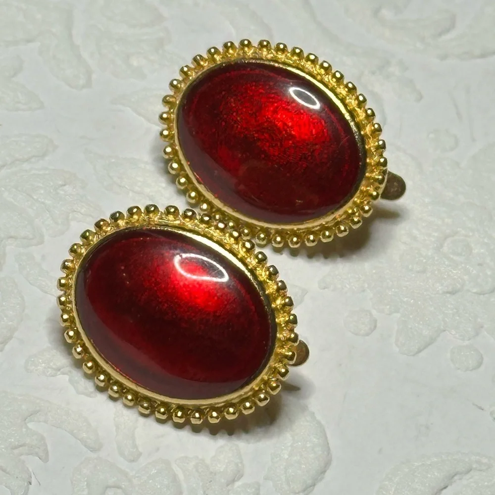 TRIFARI • Vintage Red Enamel & Gold Clip-on Signed Estate Earrings | GVC